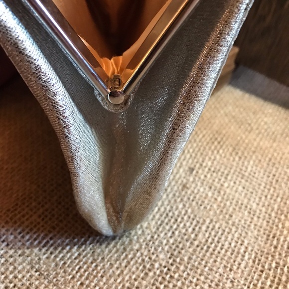 Vintage HL USA Harry Levine Silver Hinge Frame Evening bag - Picture 10 of 12